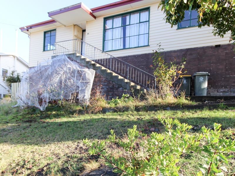 16 Pekurn Crescent, Berriedale TAS 7011