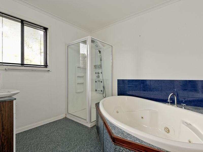 8 Wallcrest Road, Berriedale TAS 7011