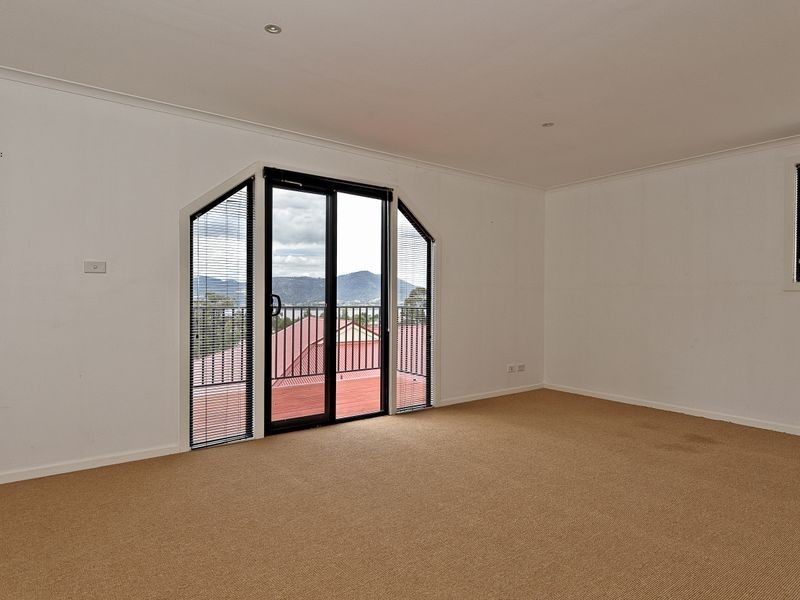 8 Wallcrest Road, Berriedale TAS 7011