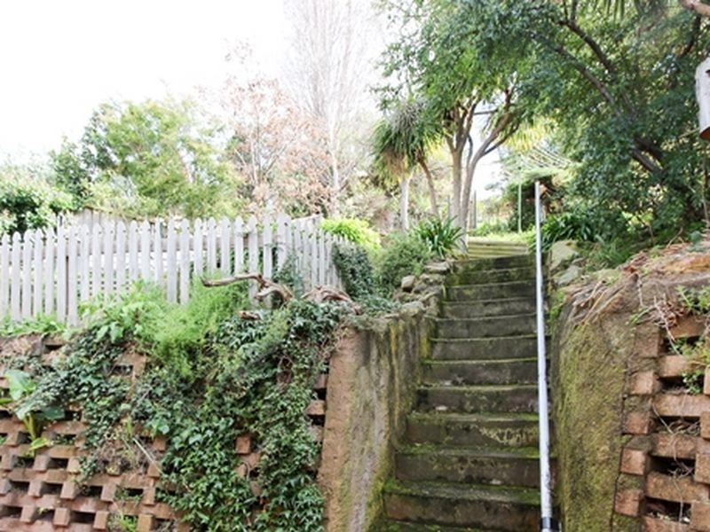 1 Salvator Road, West Hobart TAS 7000