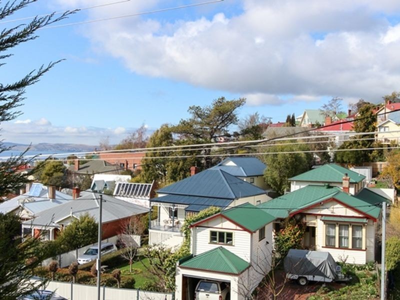 1 Salvator Road, West Hobart TAS 7000