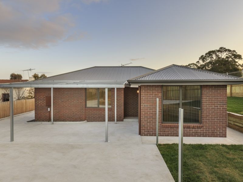 2a & 2b Benboyd Circle, Rokeby TAS 7019