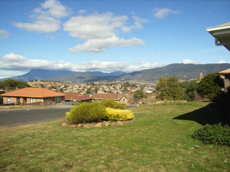 25 Briar Crescent, Gagebrook TAS 7030