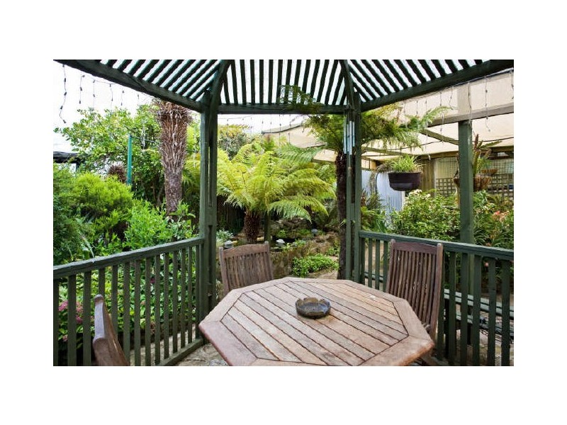 New Norfolk TAS 7140