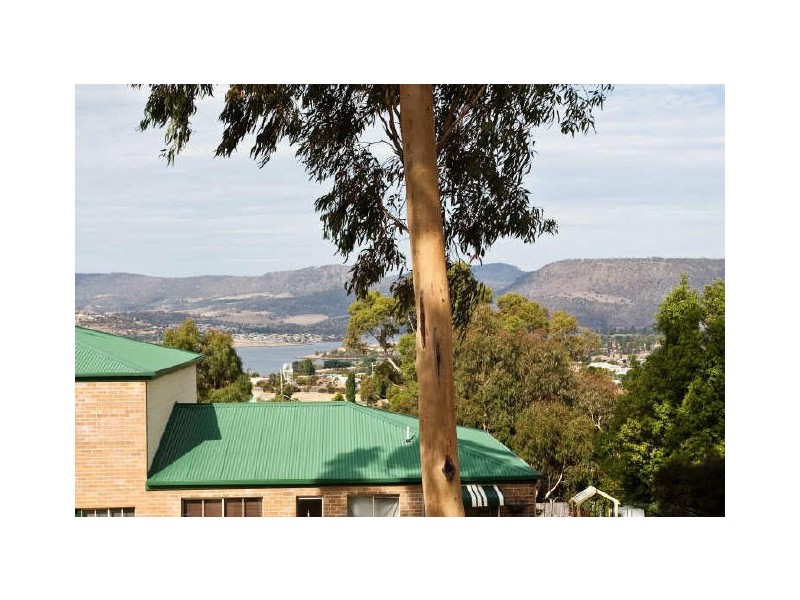 Claremont TAS 7011