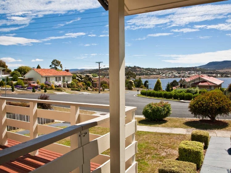 Claremont TAS 7011
