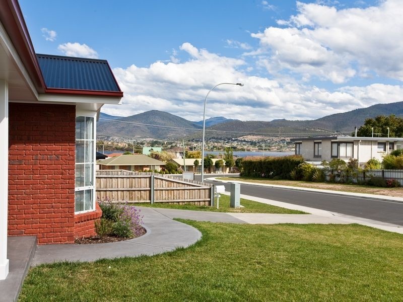 6 Henty Close, Old Beach TAS 7017