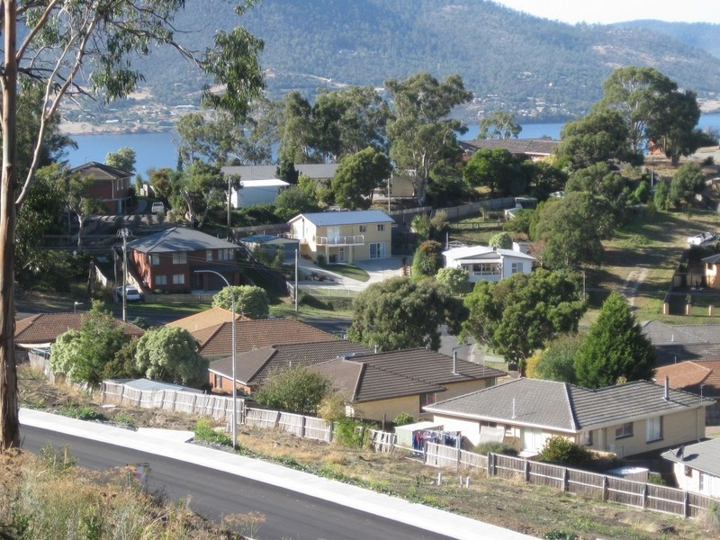 15/ Redlands Drive, Rosetta TAS 7010