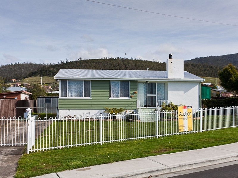 8 Cullen Street, Claremont TAS 7011