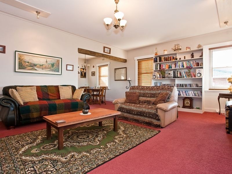 16 Walker Street, Rosetta TAS 7010
