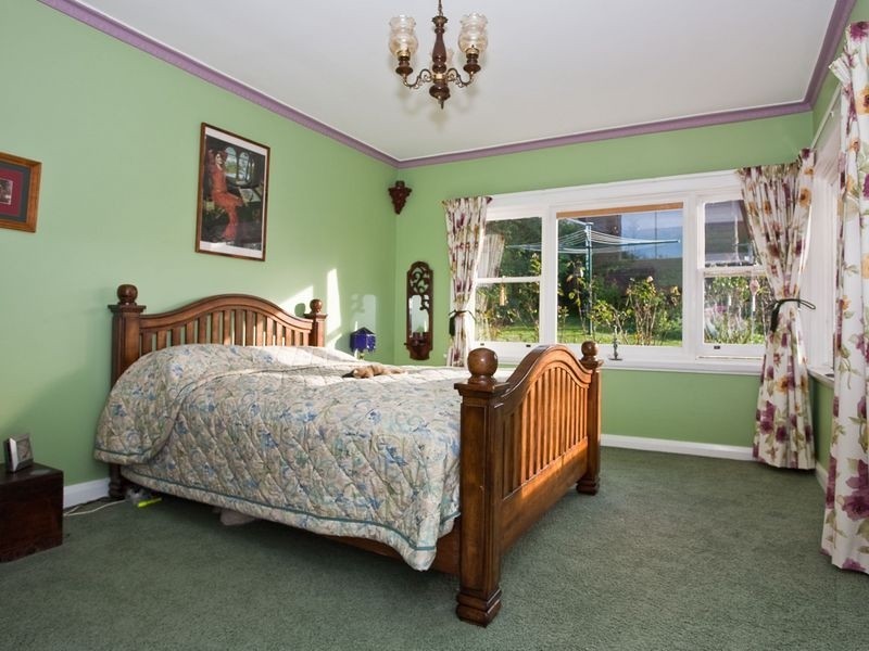 16 Walker Street, Rosetta TAS 7010
