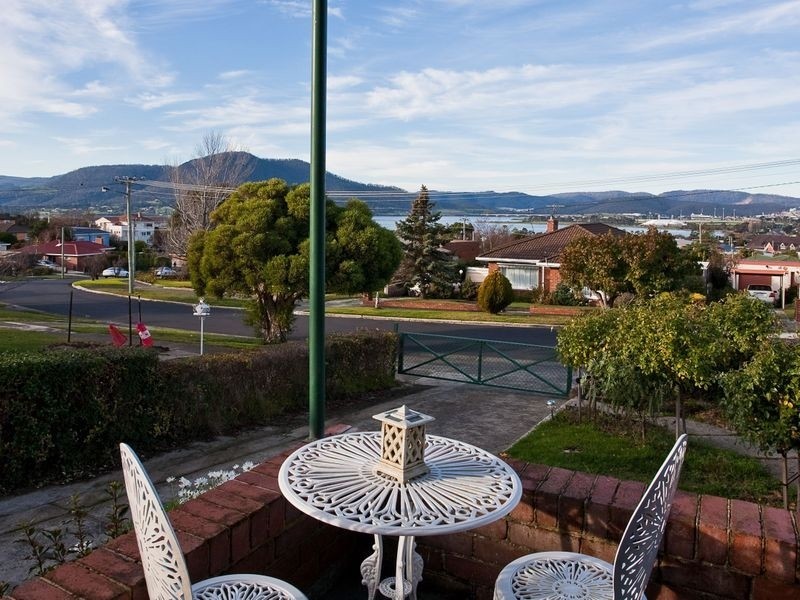 16 Walker Street, Rosetta TAS 7010