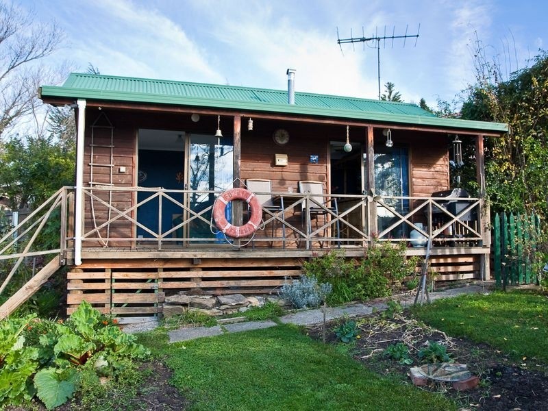 16 Walker Street, Rosetta TAS 7010