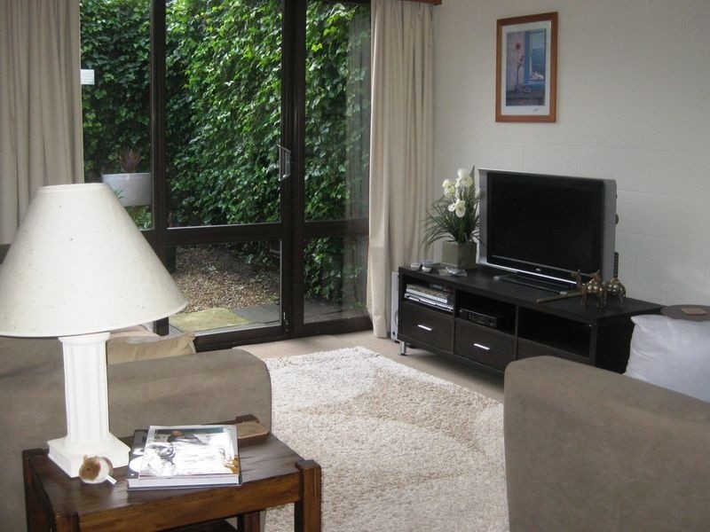 6/2 Clifford Court, Howrah TAS 7018