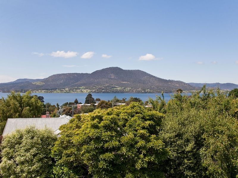 11 Lorraine Crescent, Rosetta TAS 7010