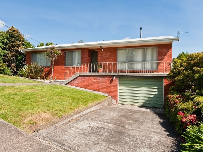 9 Athleen Avenue, Lenah Valley TAS 7008