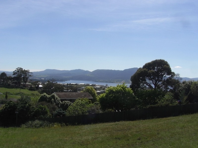 25 Kilander Crescent, Berriedale TAS 7011