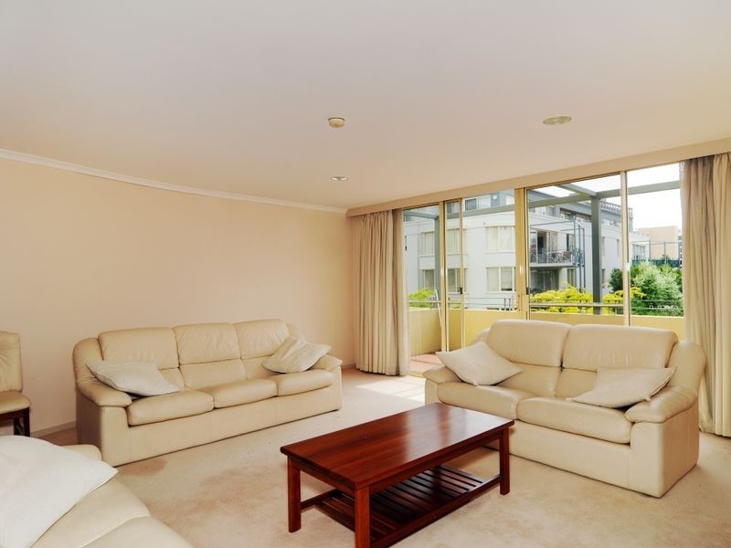 2/15 Gladstone Street, Battery Point TAS 7004