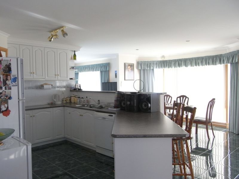 37 Arncliffe Road, Austins Ferry TAS 7011