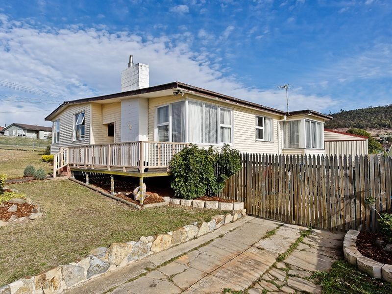 14 Centenary Crescent, Claremont TAS 7011
