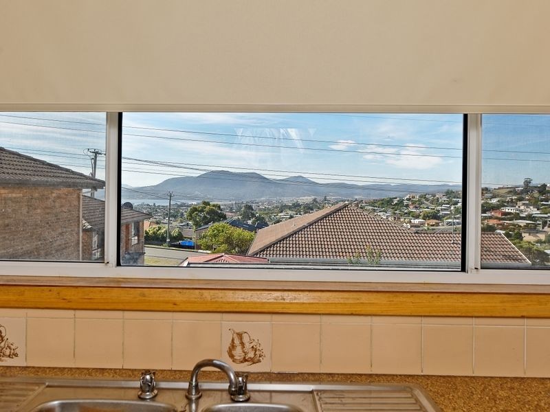 2 Donald Court, Glenorchy TAS 7010