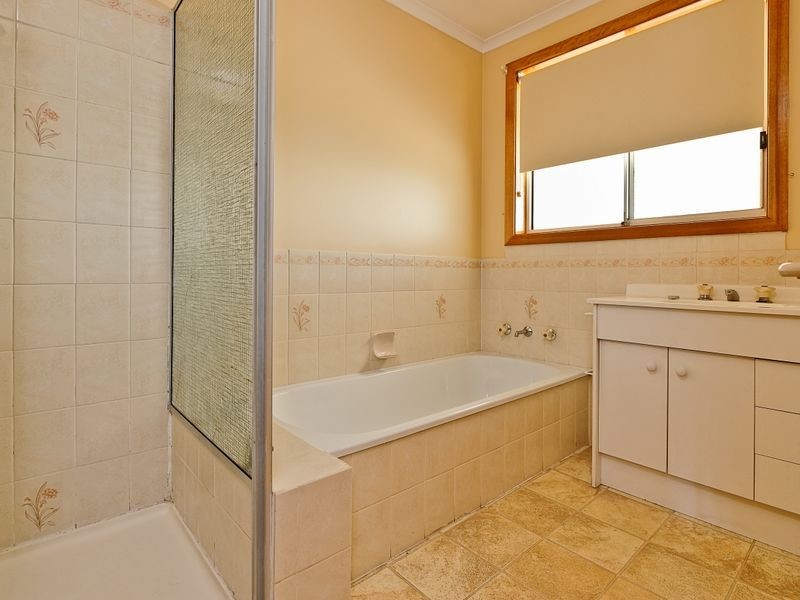 2 Donald Court, Glenorchy TAS 7010