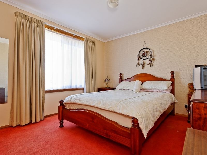 2 Donald Court, Glenorchy TAS 7010