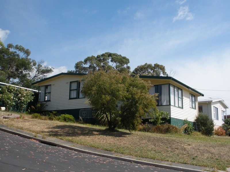 14 Esdaile Street, Claremont TAS 7011