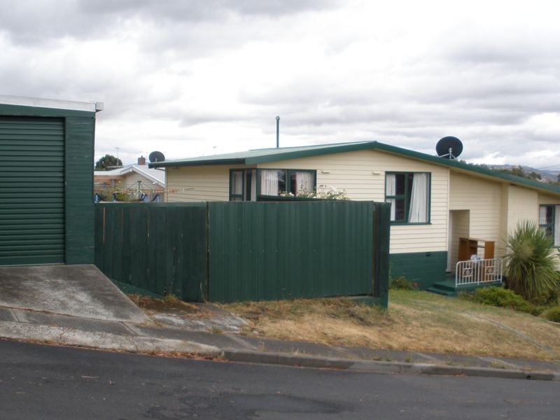14 Esdaile Street, Claremont TAS 7011