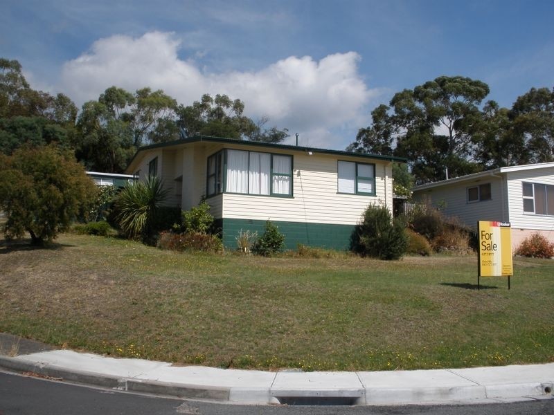 14 Esdaile Street, Claremont TAS 7011