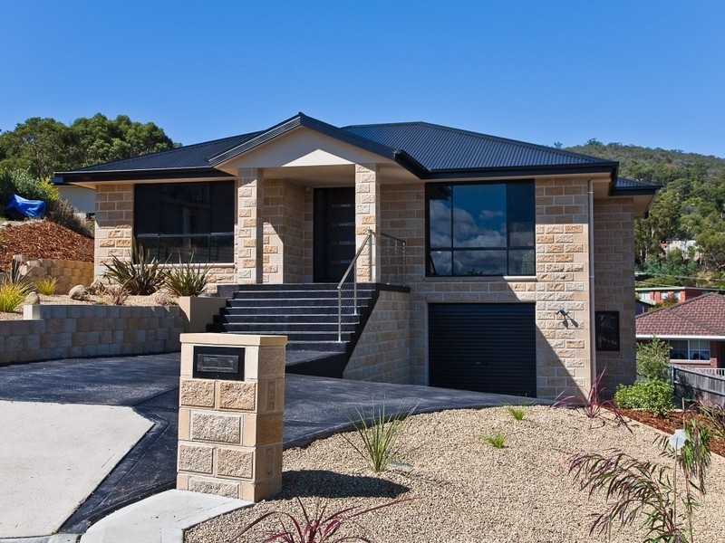 7 Olive Grove, Lenah Valley TAS 7008
