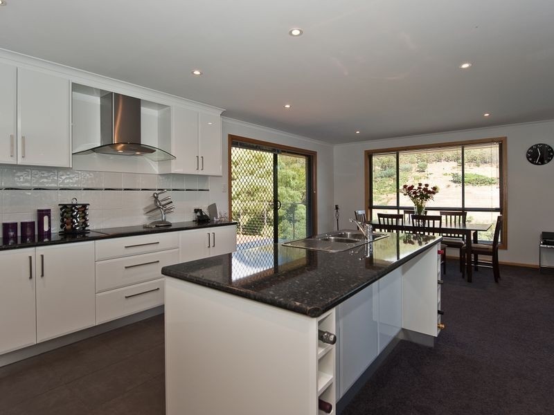 7 Olive Grove, Lenah Valley TAS 7008