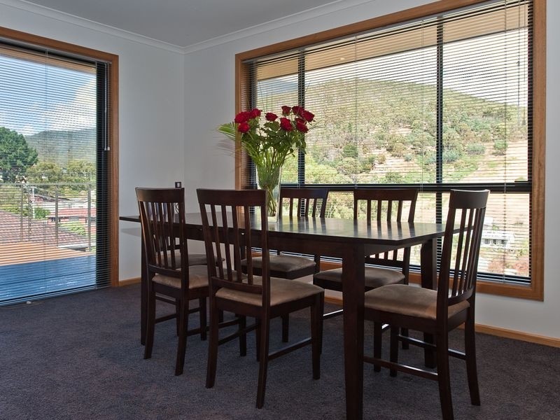 7 Olive Grove, Lenah Valley TAS 7008