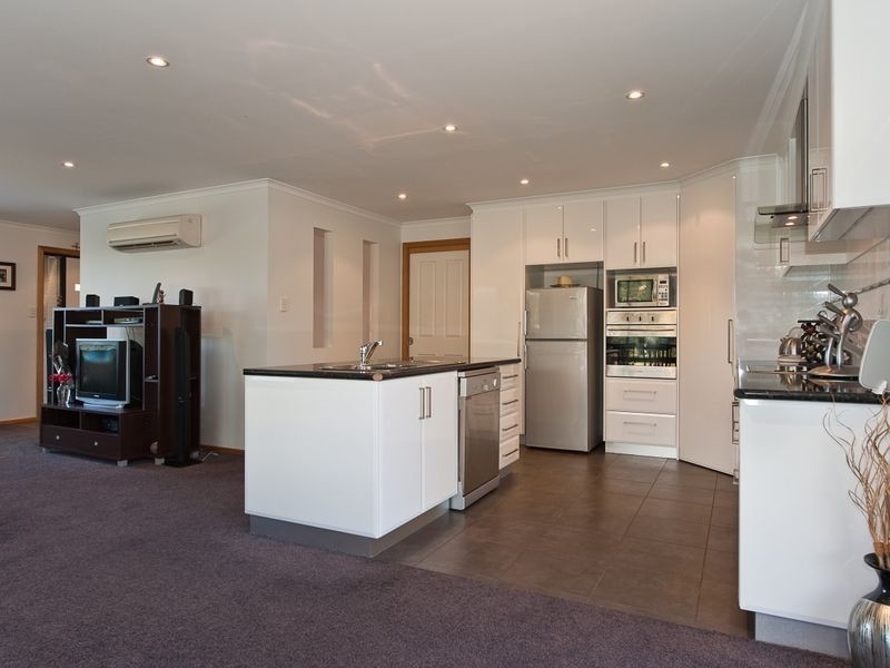 7 Olive Grove, Lenah Valley TAS 7008