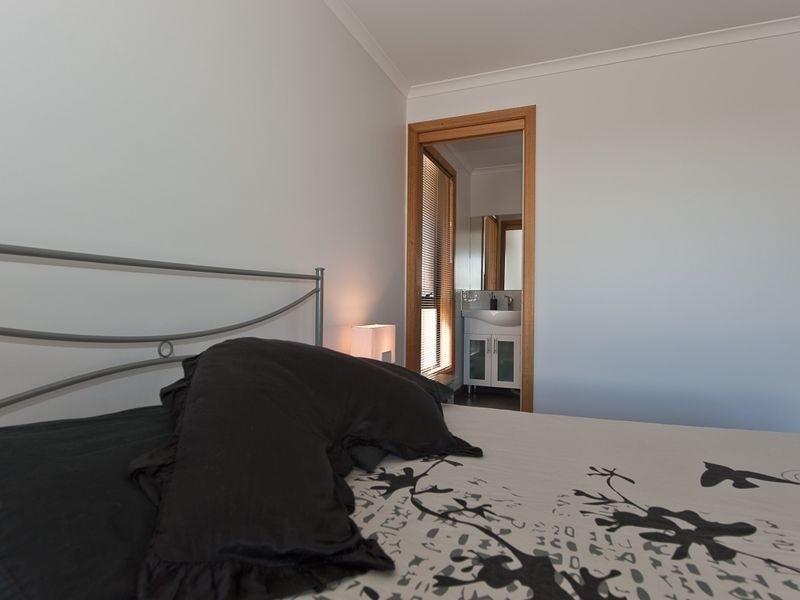 7 Olive Grove, Lenah Valley TAS 7008