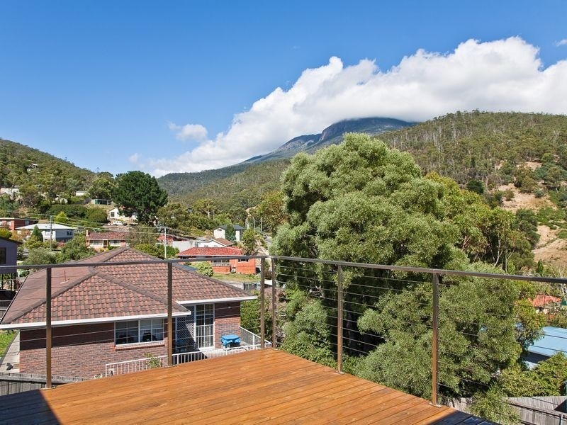 7 Olive Grove, Lenah Valley TAS 7008
