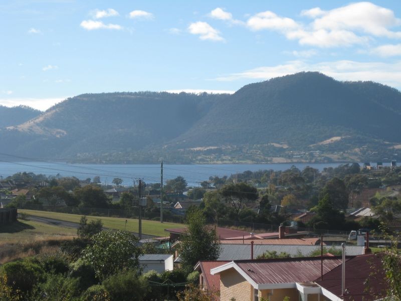 12 Kogarah Avenue, Berriedale TAS 7011