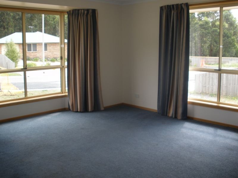 8 Bateman Court, Claremont TAS 7011