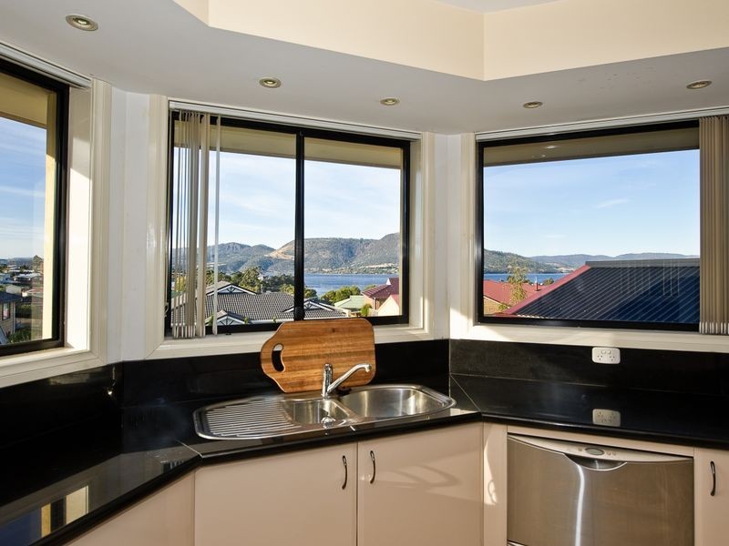 1 Chablis Court, Berriedale TAS 7011