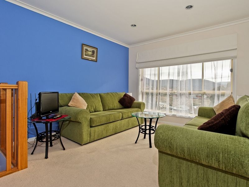 1/52 Rosehill Crescent, Lenah Valley TAS 7008