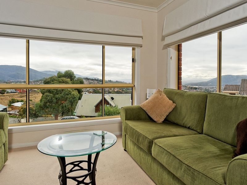 1/52 Rosehill Crescent, Lenah Valley TAS 7008