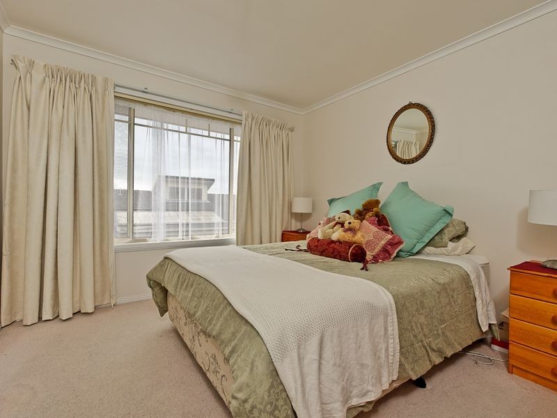 1/52 Rosehill Crescent, Lenah Valley TAS 7008