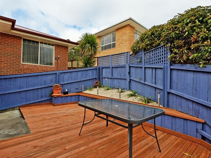1/52 Rosehill Crescent, Lenah Valley TAS 7008