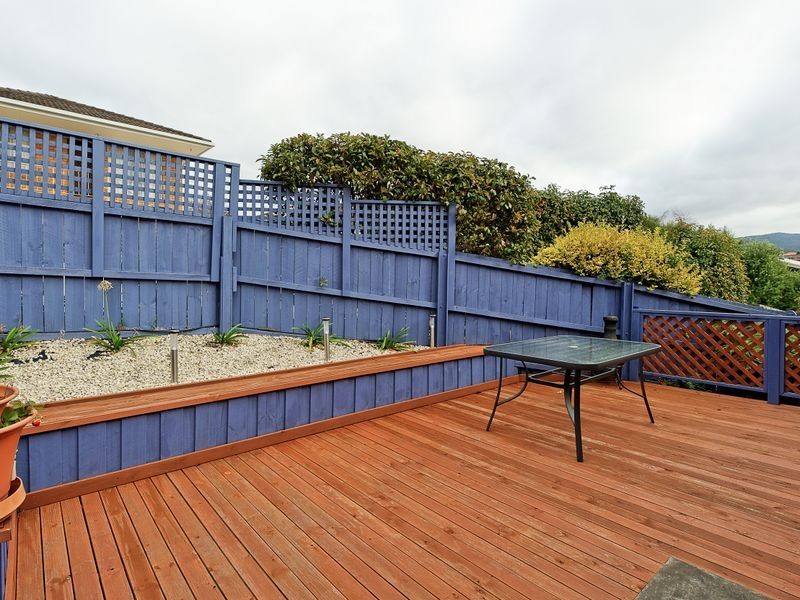 1/52 Rosehill Crescent, Lenah Valley TAS 7008