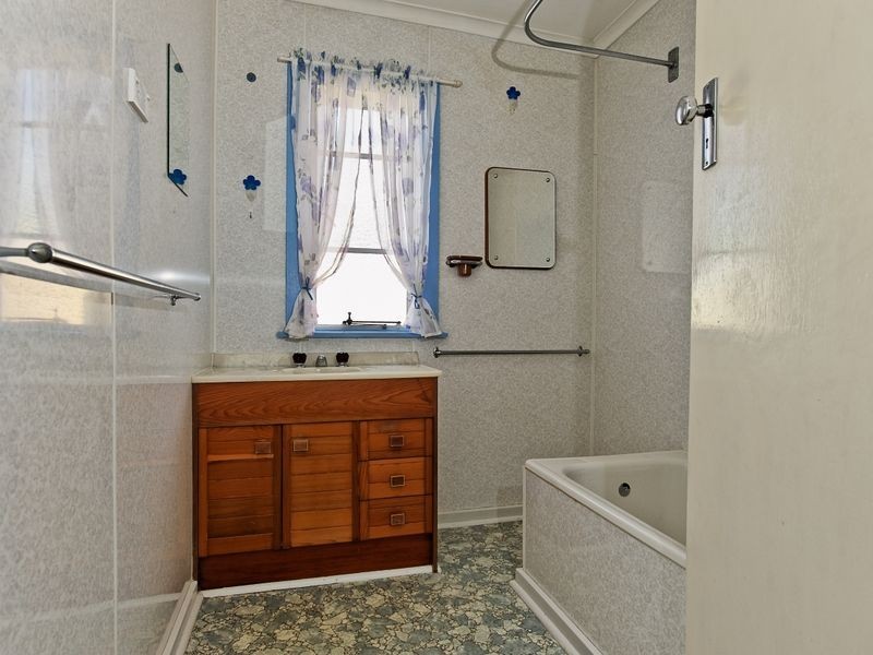 5 Edinburgh Crescent, Goodwood TAS 7010