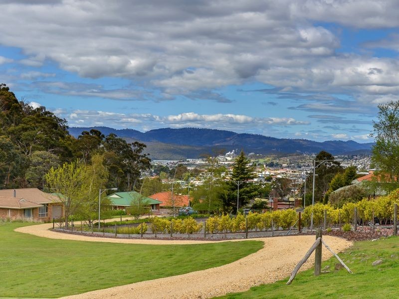 150 Pitcairn Street, Montrose TAS 7010