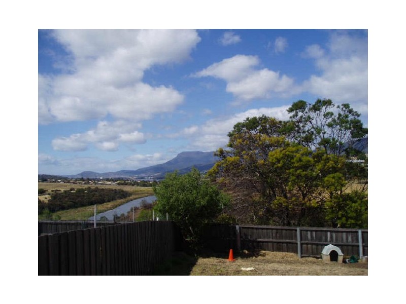 17 Walker Crescent, Bridgewater TAS 7030
