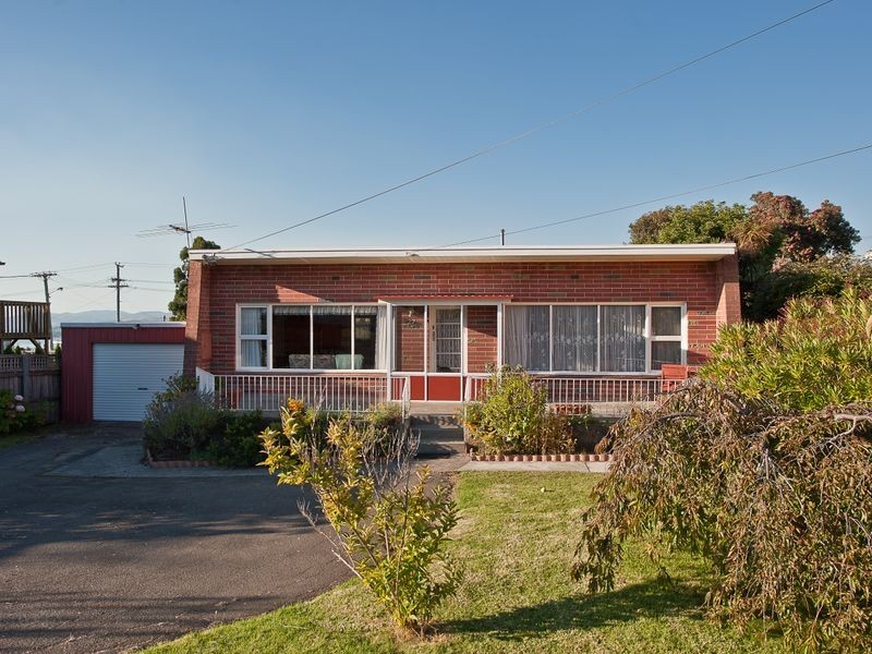27 Ashbourne Grove, West Moonah TAS 7009