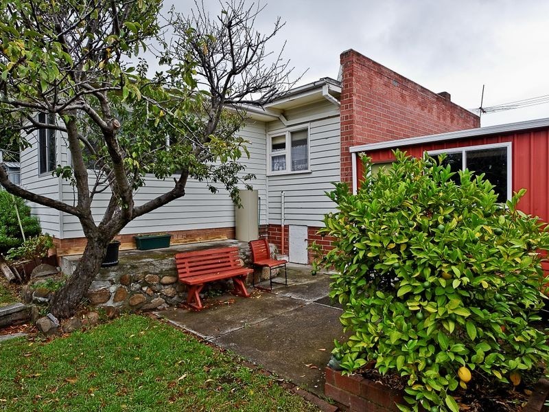 27 Ashbourne Grove, West Moonah TAS 7009