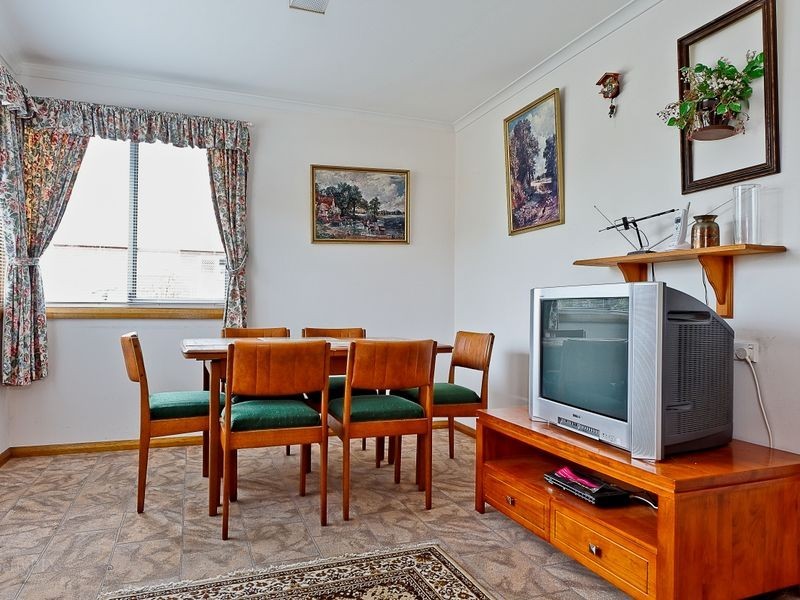 27 Ashbourne Grove, West Moonah TAS 7009